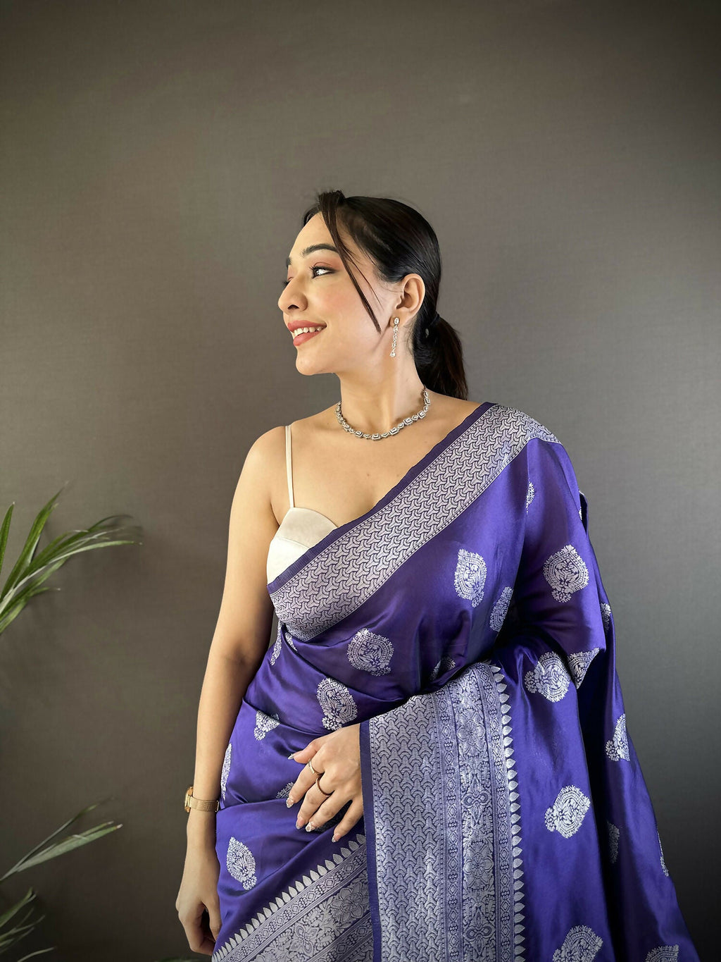 Joban Fashion Royal Blue Floral Motifs Soft Silk Banarasi Saree | Grocsy