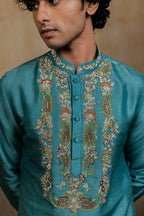 Falling Raw Silk Green Paisley Zari Kurta Set By Hilo Design | Grocsy