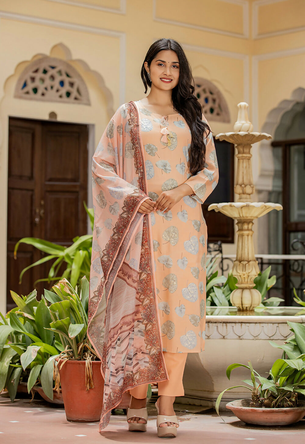 Kaajh Women's Peach Modal Silk Printed Kurta Pant Set With Dupatta | Grocsy