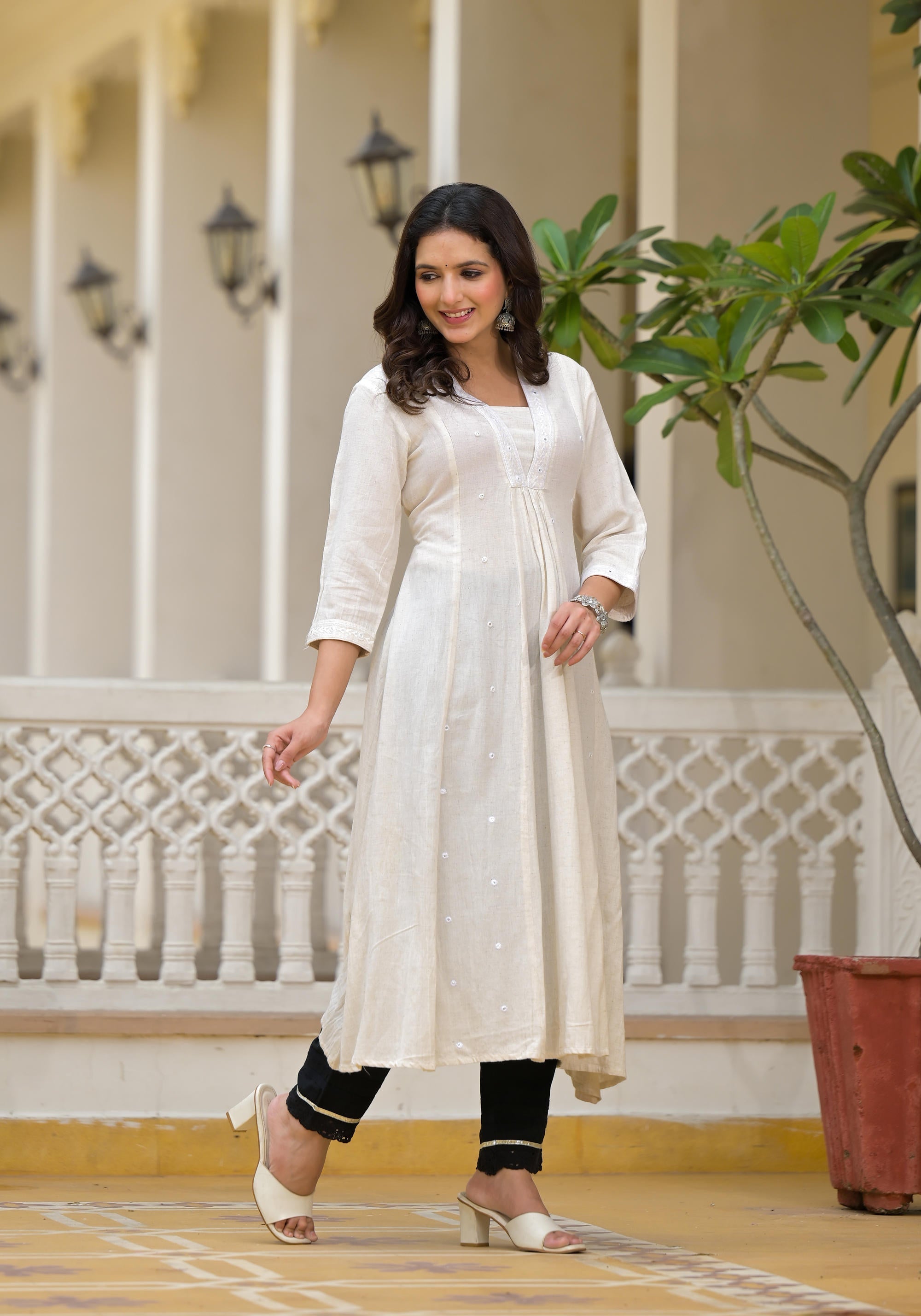 Juniper Off-White Solid Kurta With Mirror Work | Grocsy