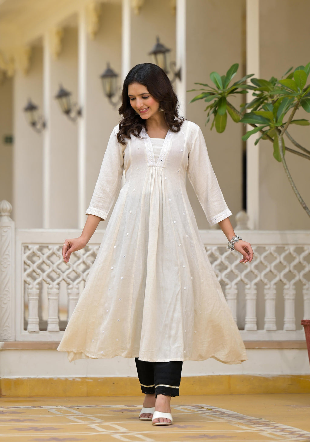 Juniper Off-White Solid Kurta With Mirror Work | Grocsy