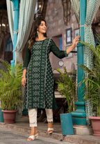 Juniper Women's Green Ethnic Motif Printed Round NeckRayon Kurta With Straight Hemline | Grocsy