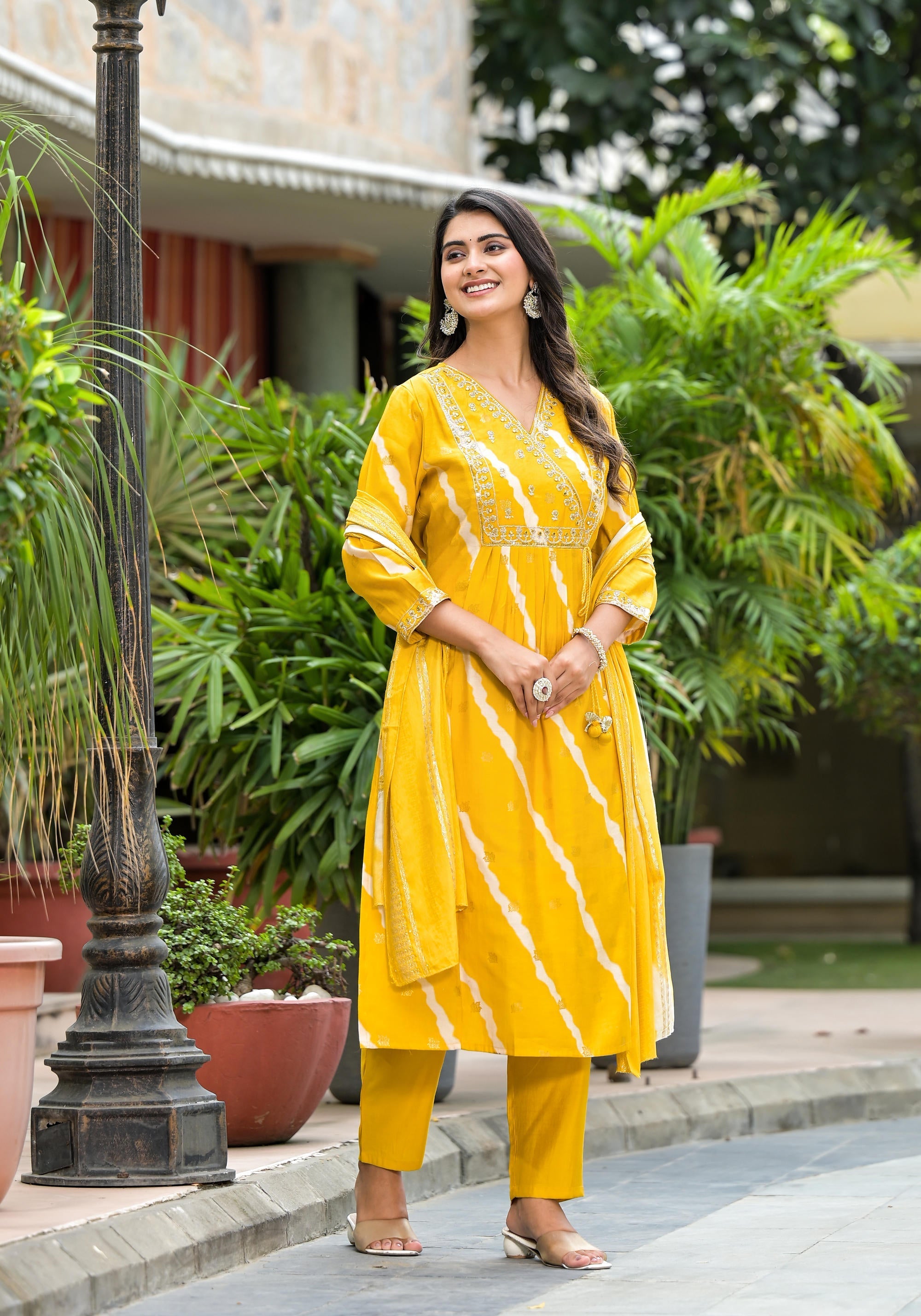 Juniper Women's Yellow Lehriya Printed Musline Kurta Set With Mirror Work & Sequins | Grocsy
