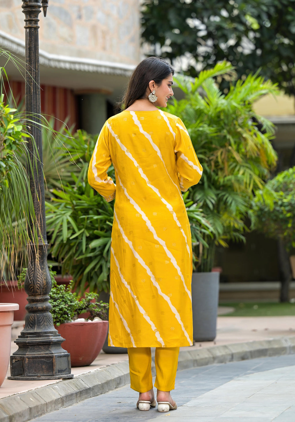 Juniper Women's Yellow Lehriya Printed Musline Kurta Set With Mirror Work & Sequins | Grocsy