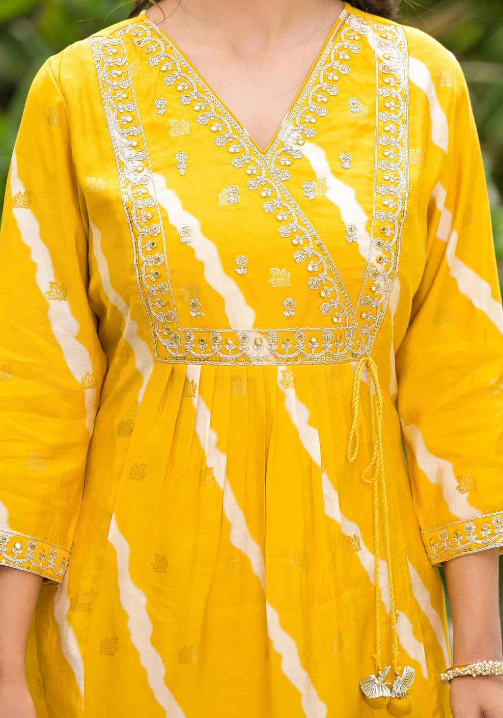 Juniper Women's Yellow Lehriya Printed Musline Kurta Set With Mirror Work & Sequins | Grocsy