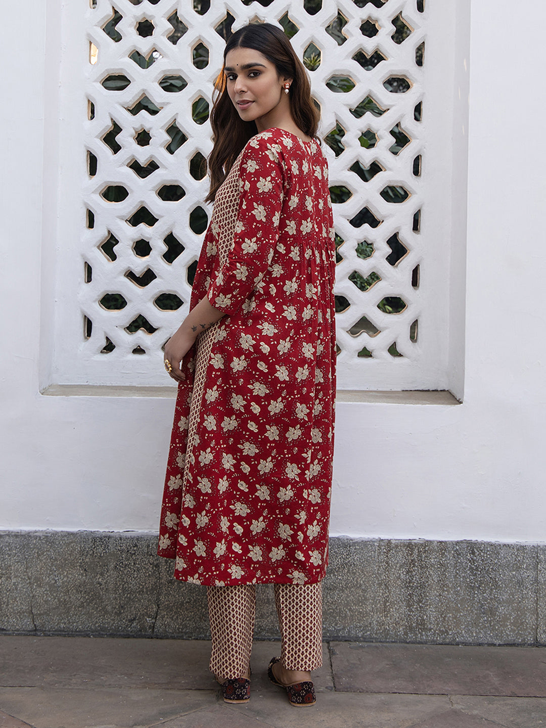 Janasya A-Line Cambric Red Floral Notch Neck Kurta & Bottom | Grocsy