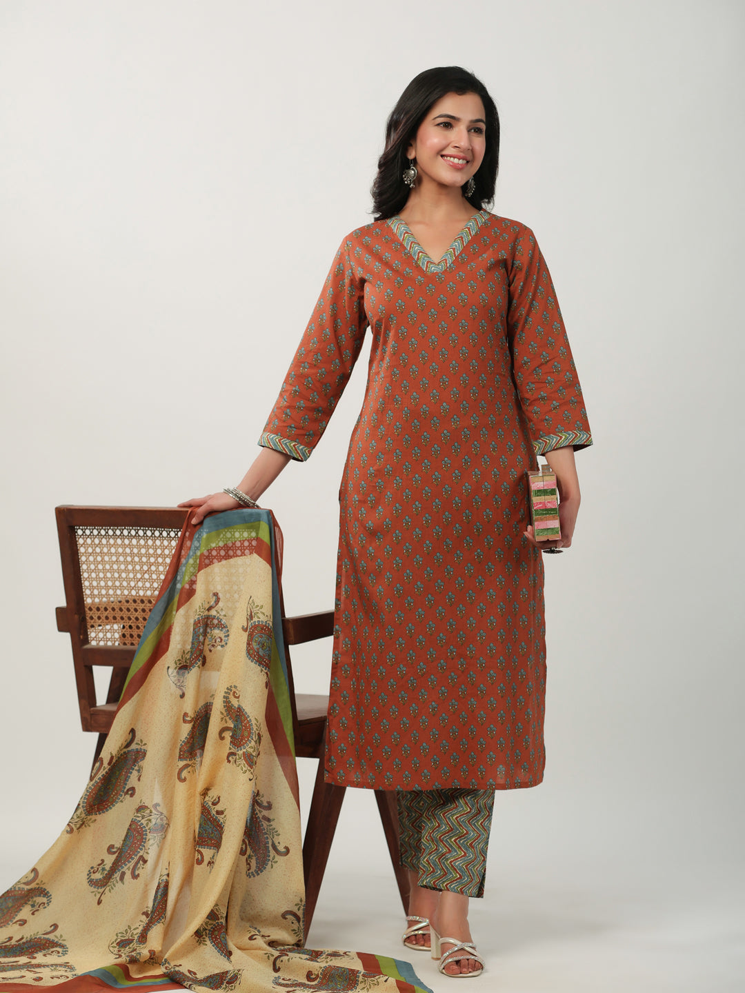 Janasya Regular Cambric Brown Floral V-Neck Set | Grocsy