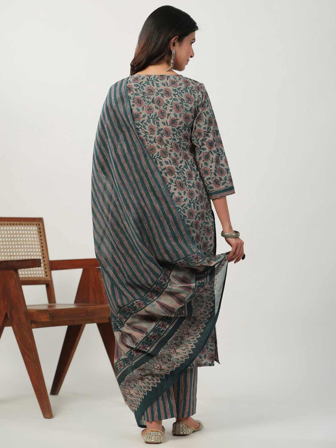 Janasya Straight Cambric Beige Floral Notch Neck Kurta Set | Grocsy