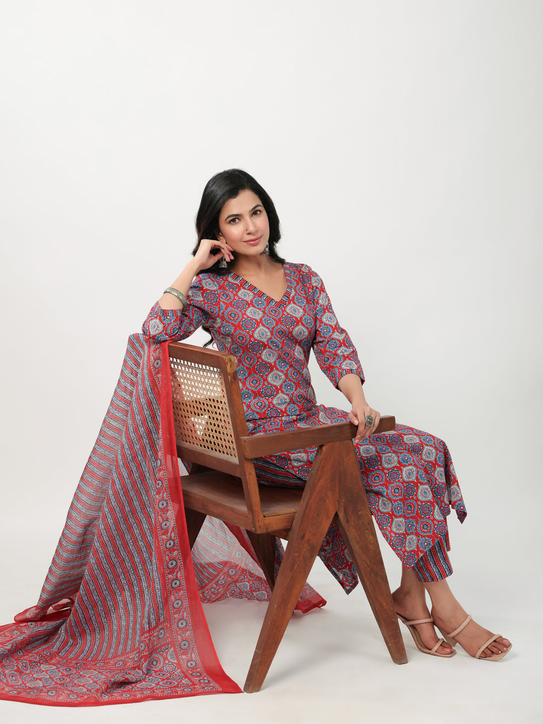 Janasya Straight Cambric Red Ethnic Motifs V-Neck Set | Grocsy