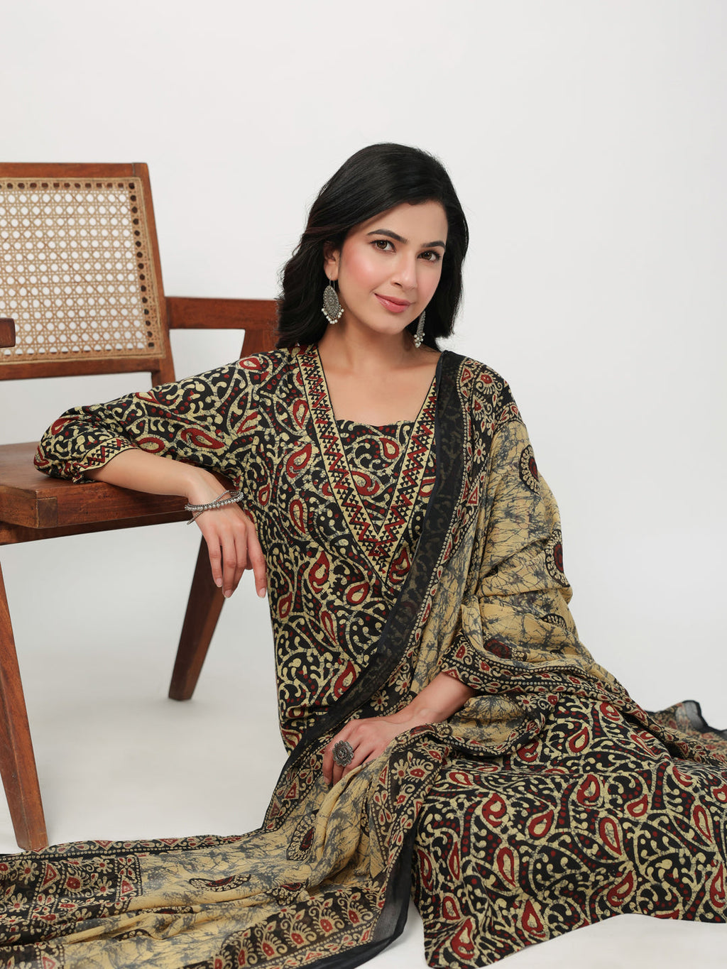 Janasya Straight Cambric Black Batik V-Neck Set | Grocsy