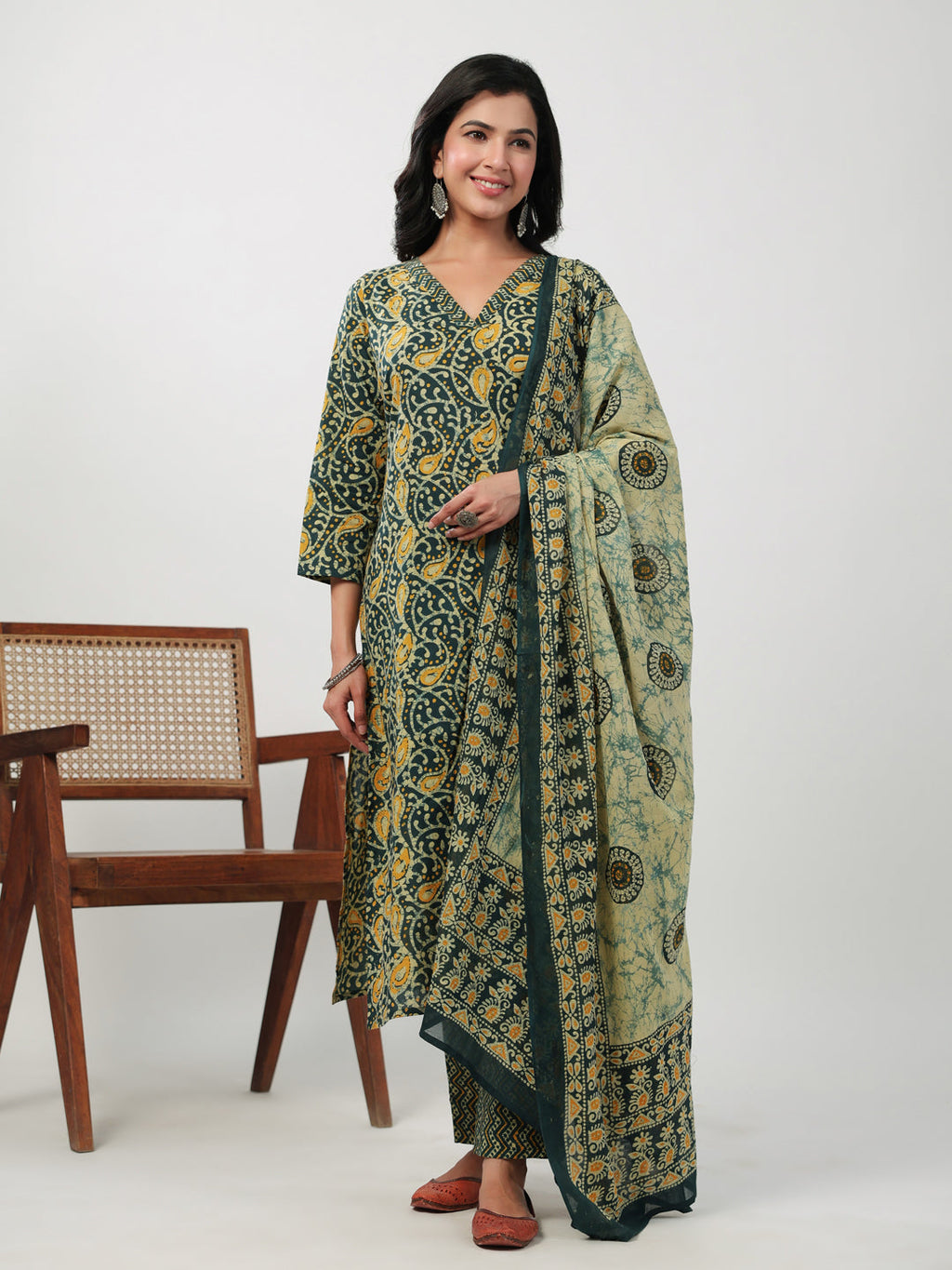 Janasya Straight Cambric Green Ethnic Motifs V-Neck Set | Grocsy