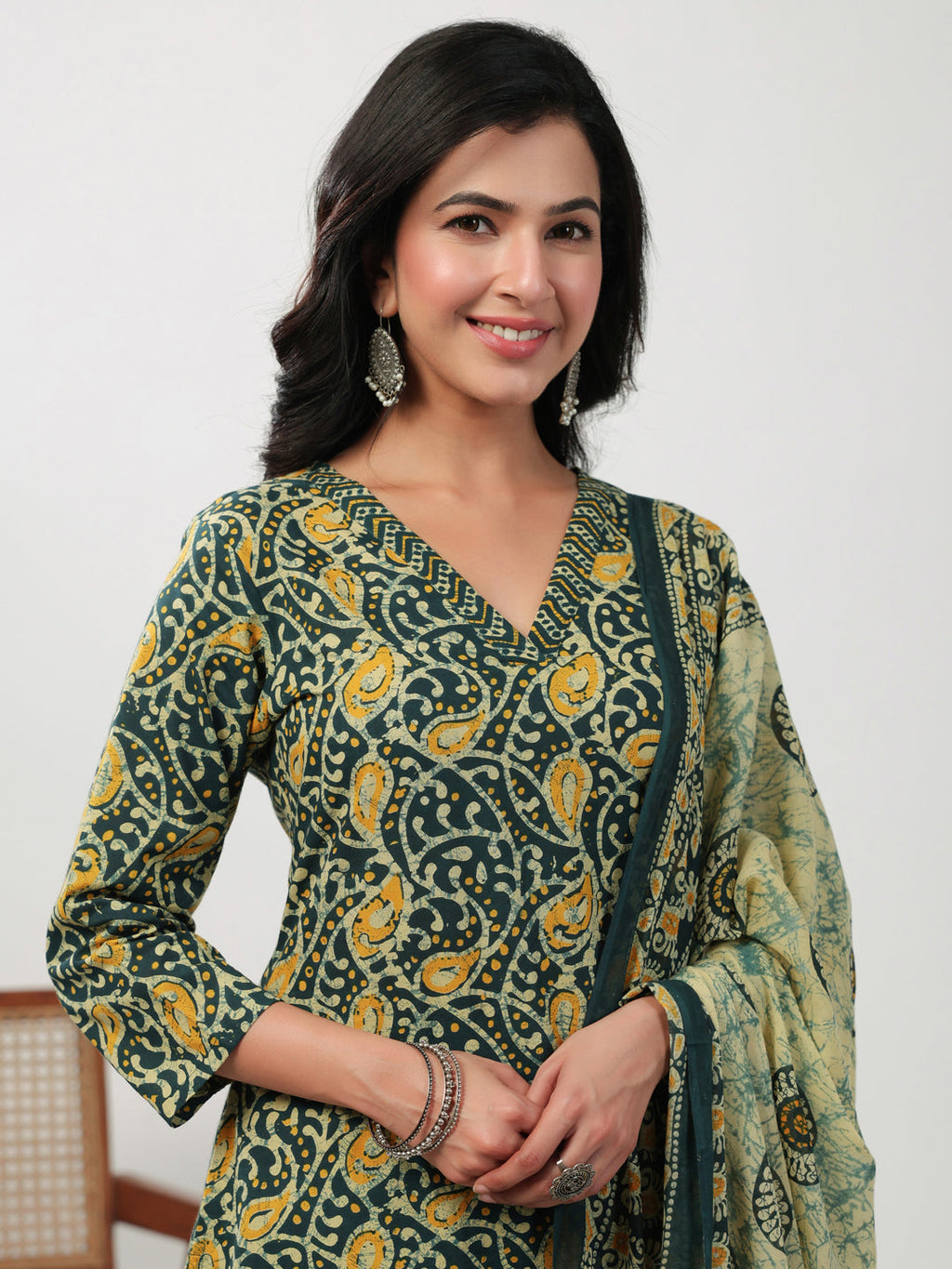 Janasya Straight Cambric Green Ethnic Motifs V-Neck Set | Grocsy