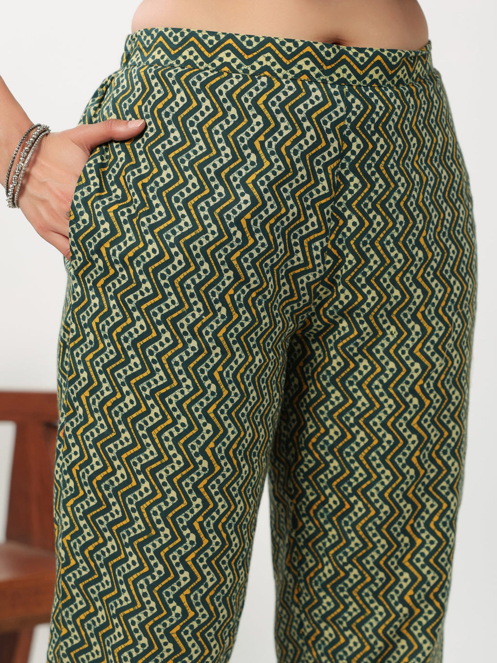 Janasya Straight Cambric Green Ethnic Motifs V-Neck Set | Grocsy