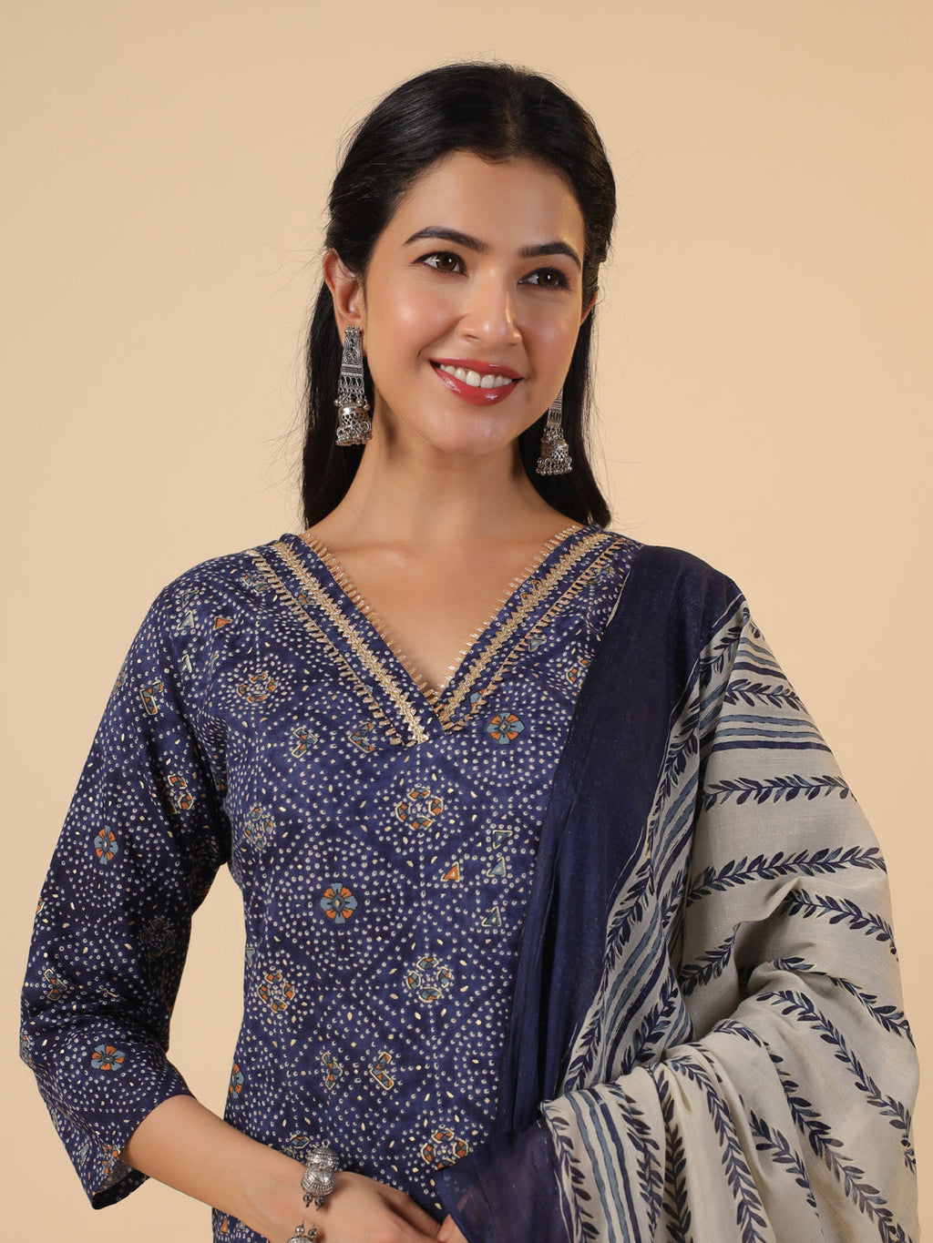 Janasya Straight Cambric Dark Blue Bandhani V-Neck with Band Collar Kurta Set | Grocsy