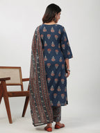 Janasya Regular Cambric Indigo Floral Notch Neck Kurta Set | Grocsy