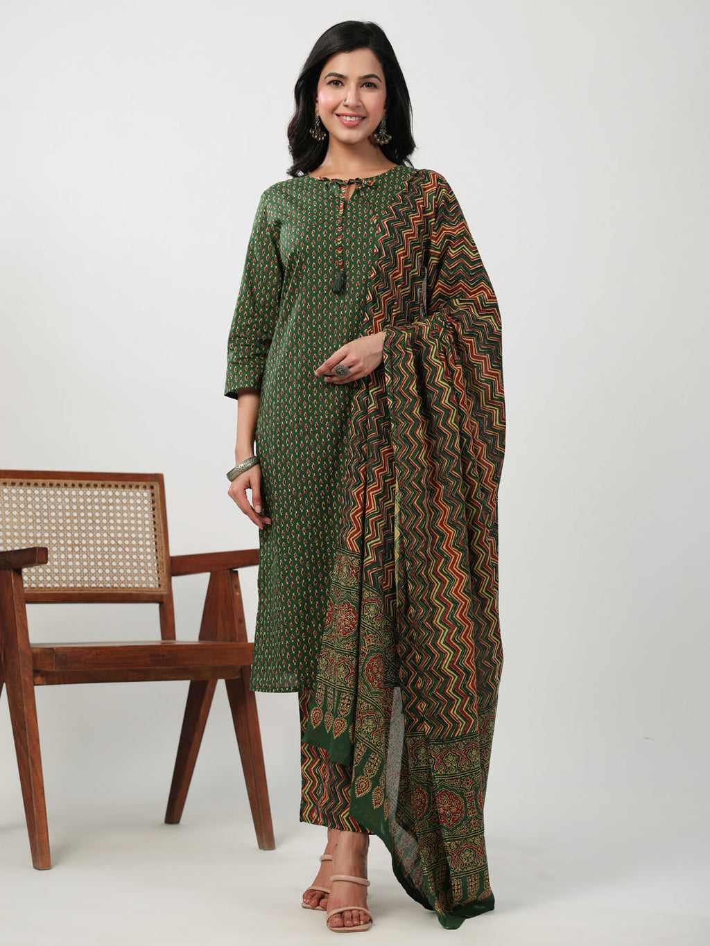 Janasya Straight Cambric Green Ethnic Motifs Notch Neck Set | Grocsy