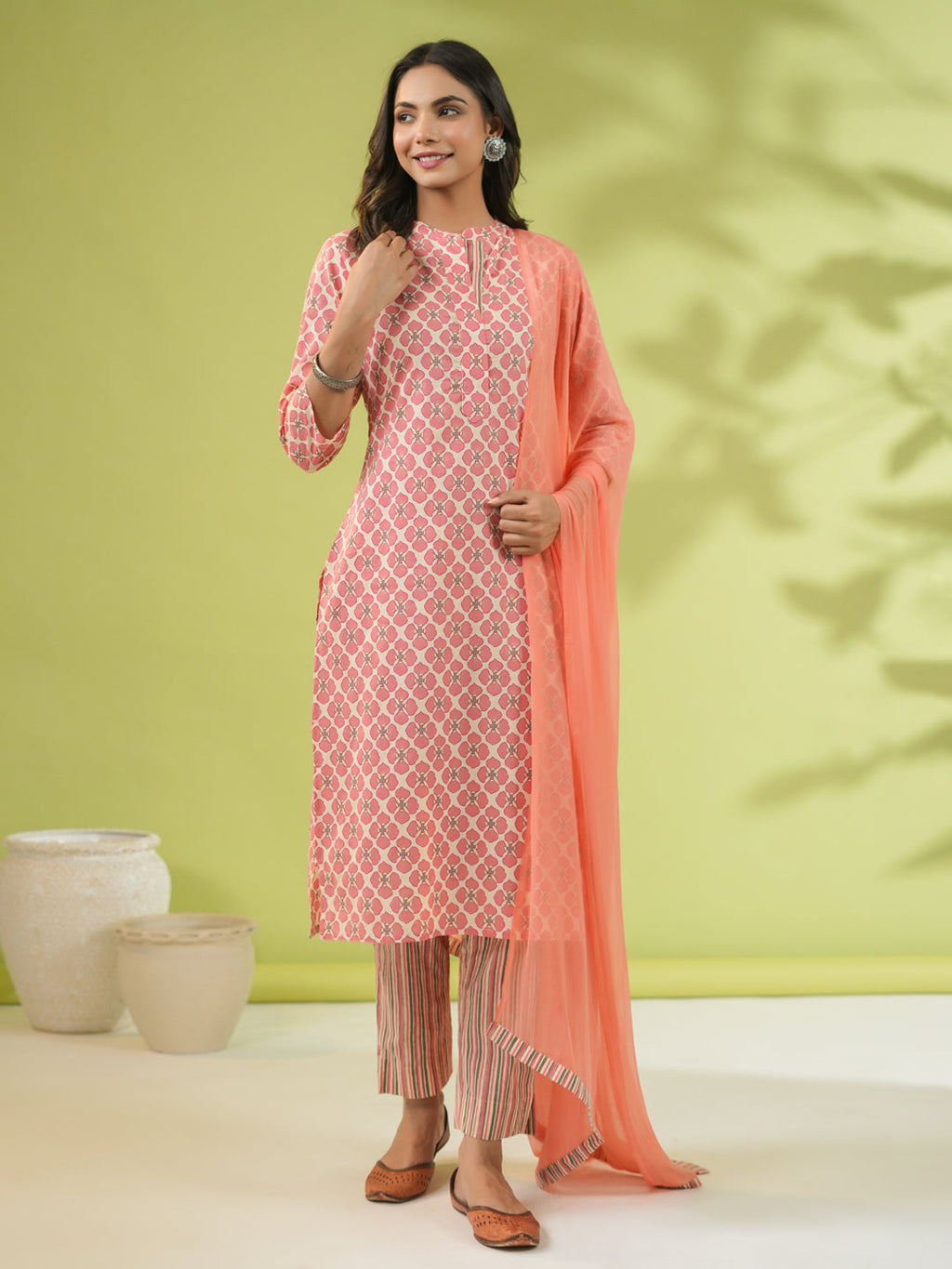 Janasya Straight Cambric Peach Floral Band Collar Set | Grocsy
