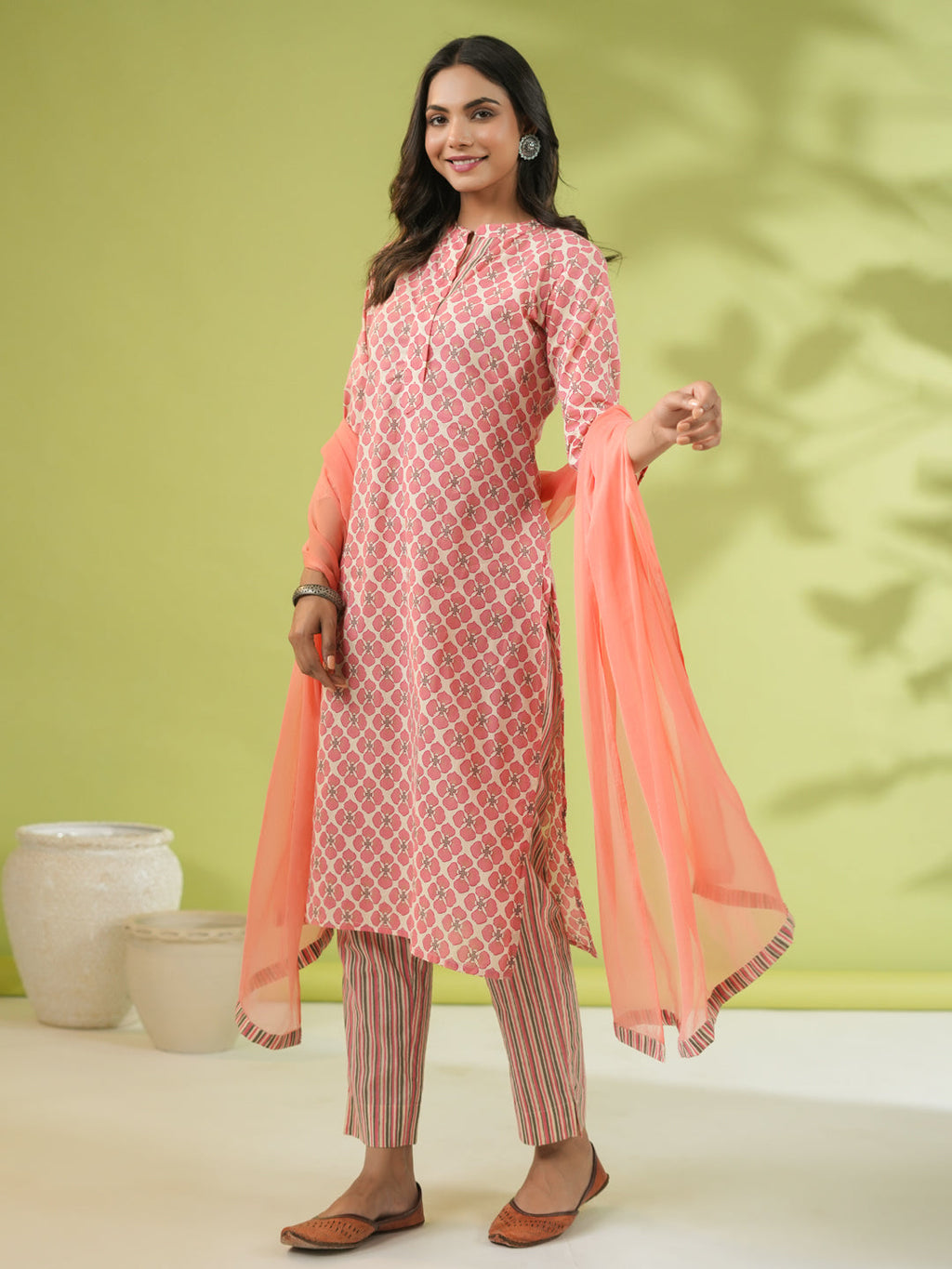 Janasya Straight Cambric Peach Floral Band Collar Set | Grocsy
