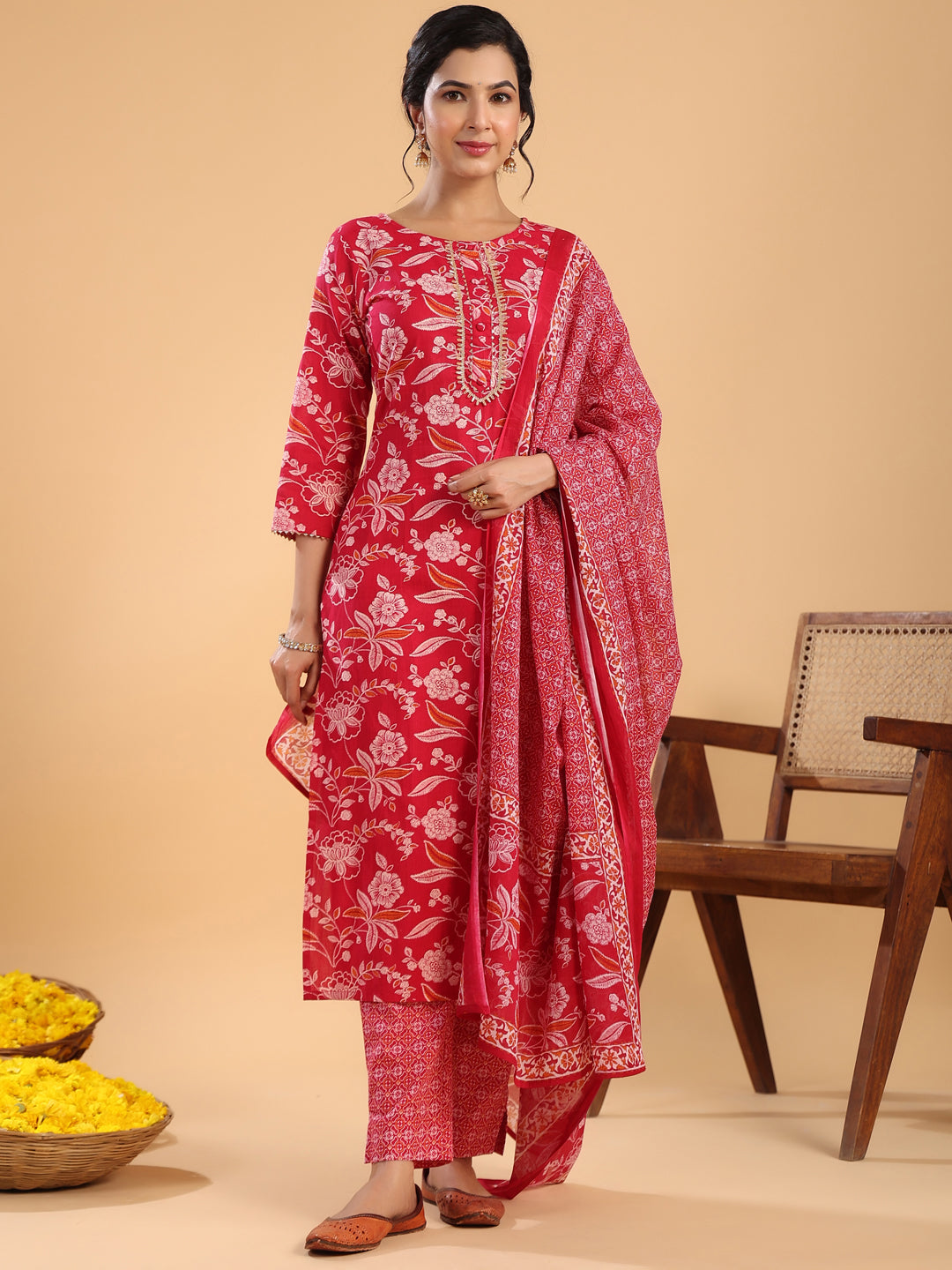 Janasya Straight Cambric Pink Floral Round Neck Set | Grocsy