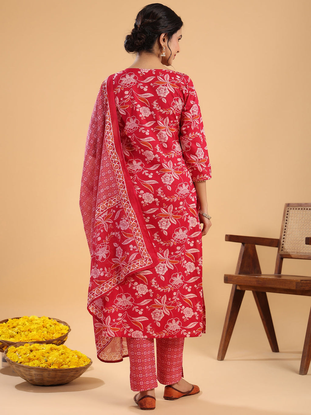 Janasya Straight Cambric Pink Floral Round Neck Set | Grocsy