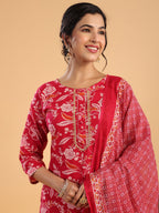 Janasya Straight Cambric Pink Floral Round Neck Set | Grocsy