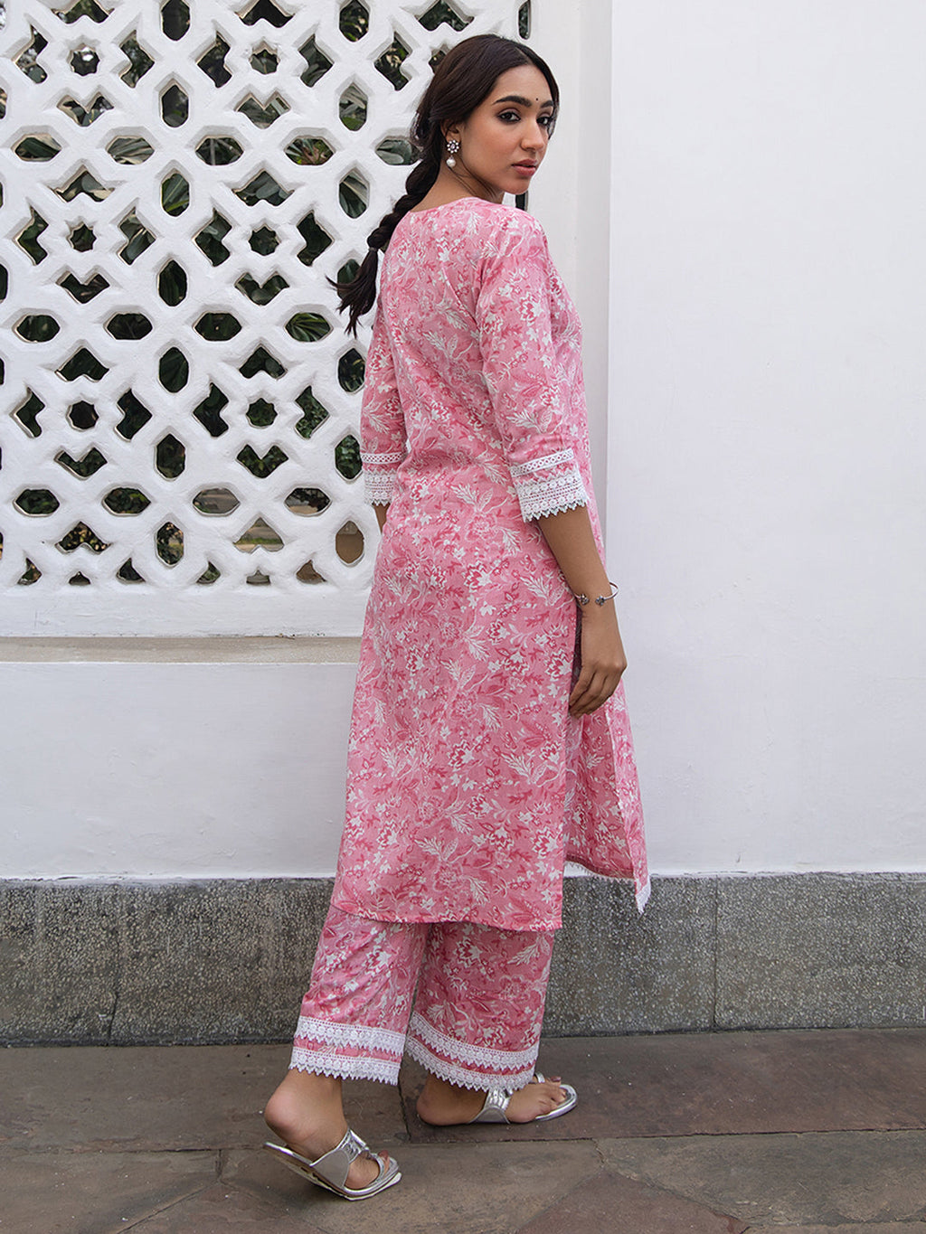 Janasya Regular Cambric Pink Floral V-Neck Kurta Set | Grocsy