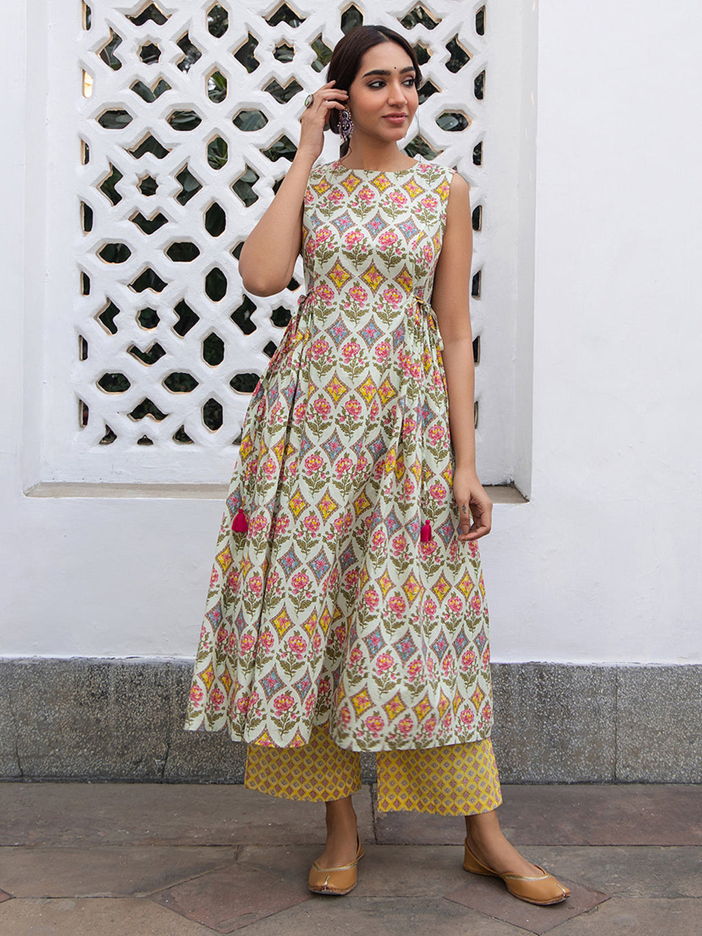 Janasya Light Green Cambric Ethnic Motifs Kurta & Bottom | Grocsy