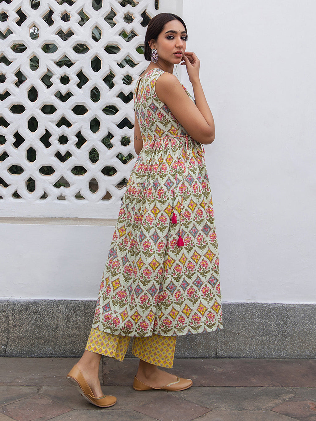 Janasya Light Green Cambric Ethnic Motifs Kurta & Bottom | Grocsy