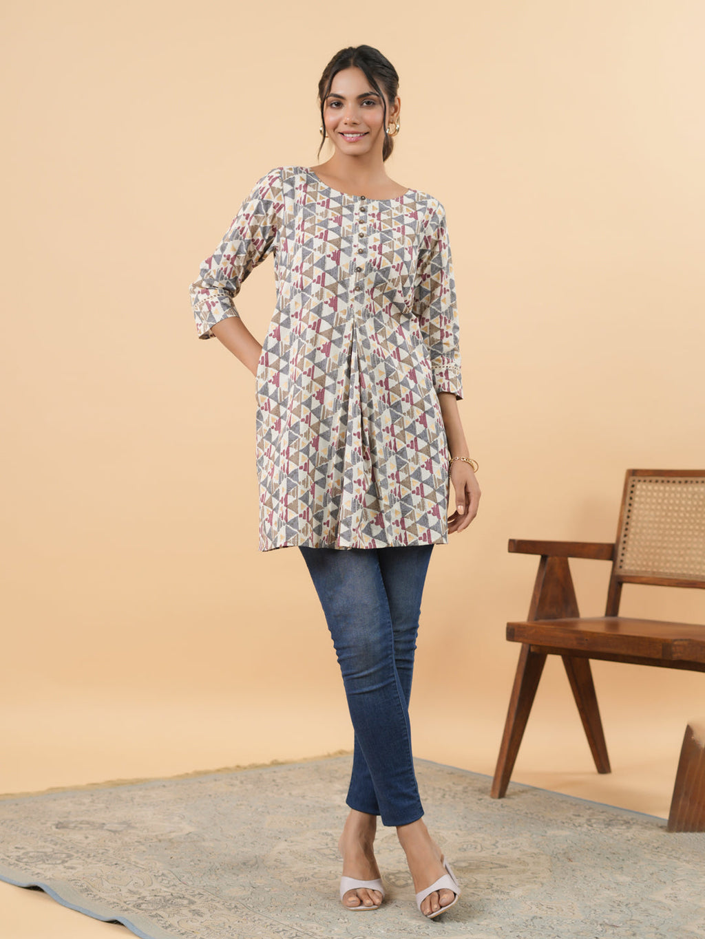 Janasya Regular Cambric Off White Gemometric Round Neck Tunic | Grocsy