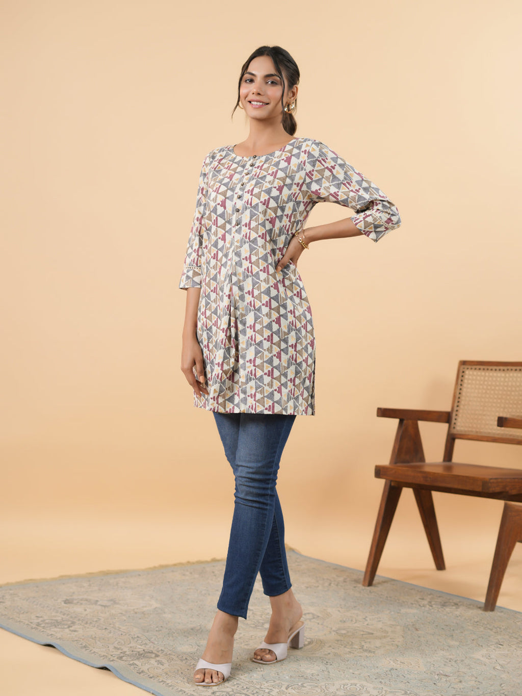 Janasya Regular Cambric Off White Gemometric Round Neck Tunic | Grocsy