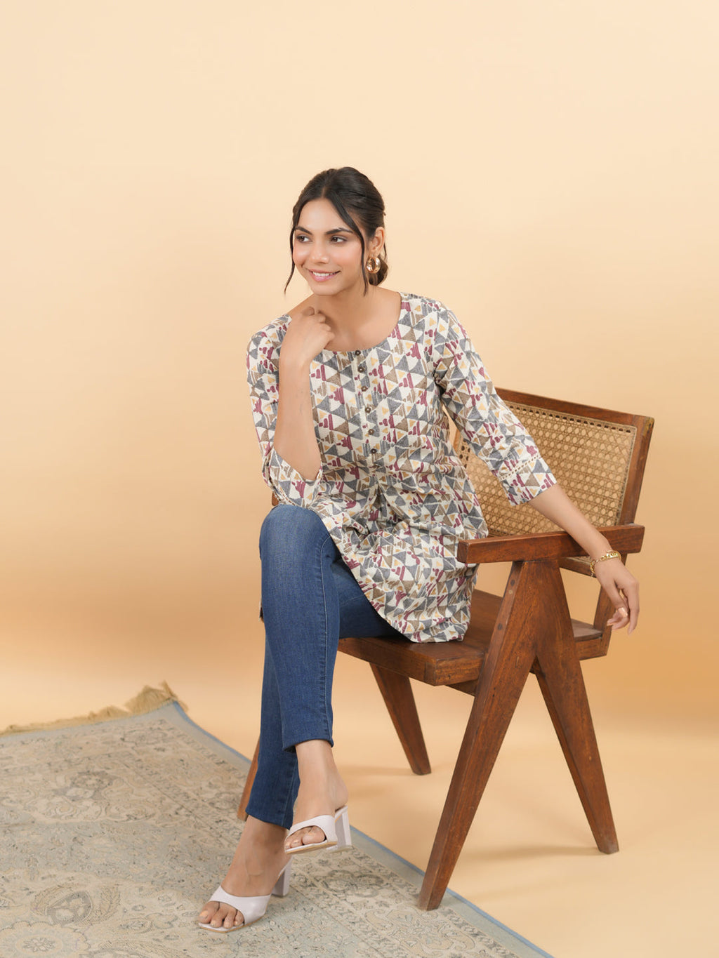 Janasya Regular Cambric Off White Gemometric Round Neck Tunic | Grocsy