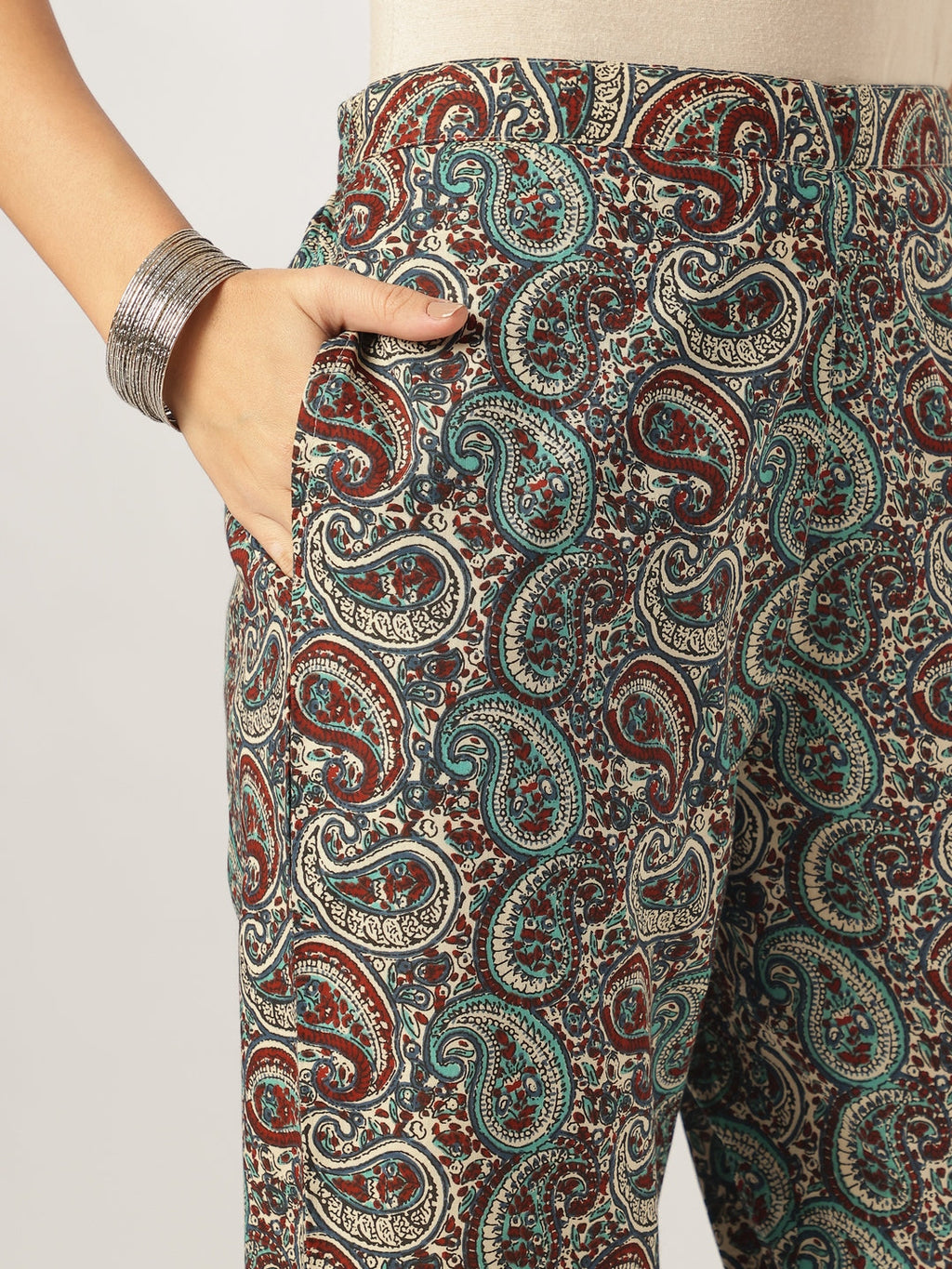 Janasya Dark Cotton Ethnic Motifs Straight Kurta Set | Grocsy