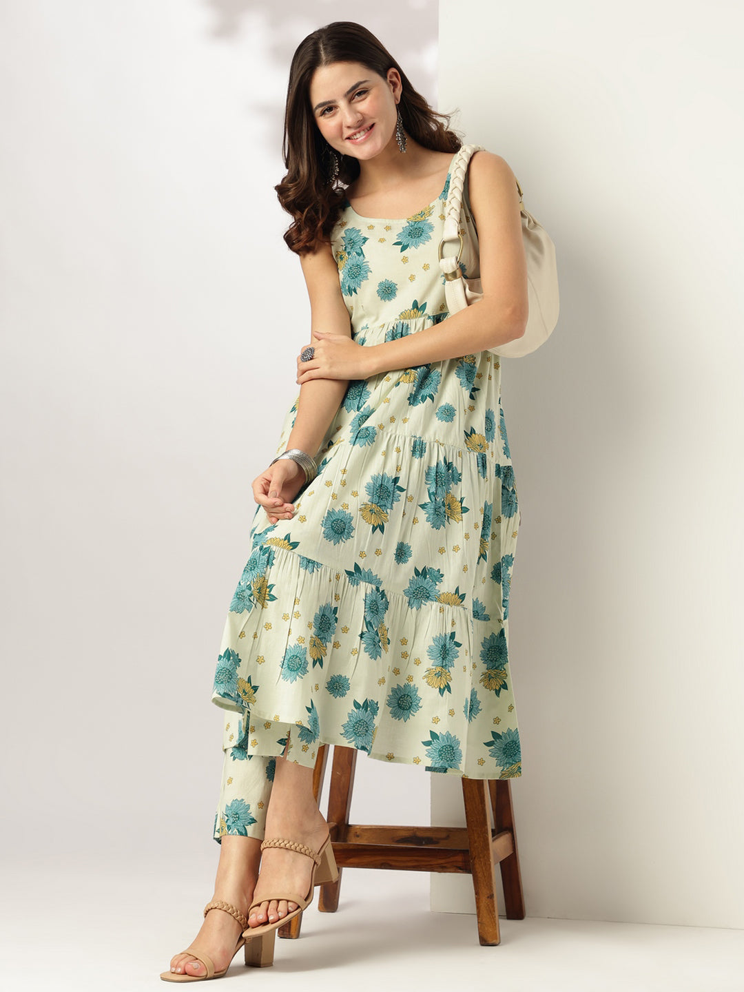 Janasya Light Cotton Floral Tiered Kurta Set | Grocsy