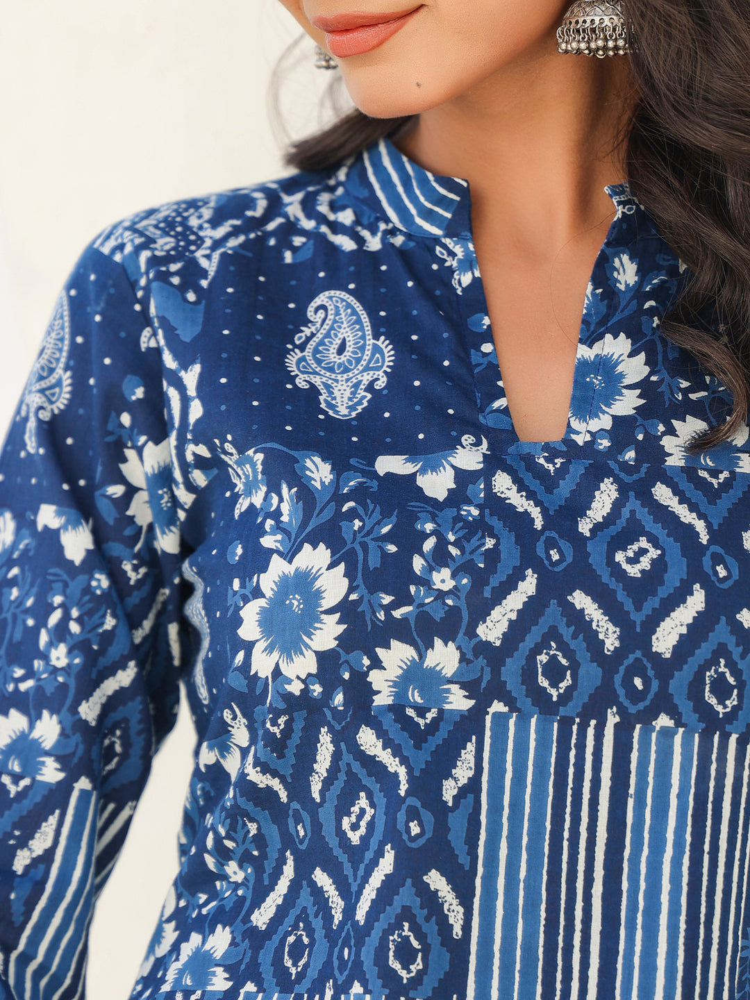 Janasya Dark Cotton Ethnic Motifs Straight Kurta Set | Grocsy