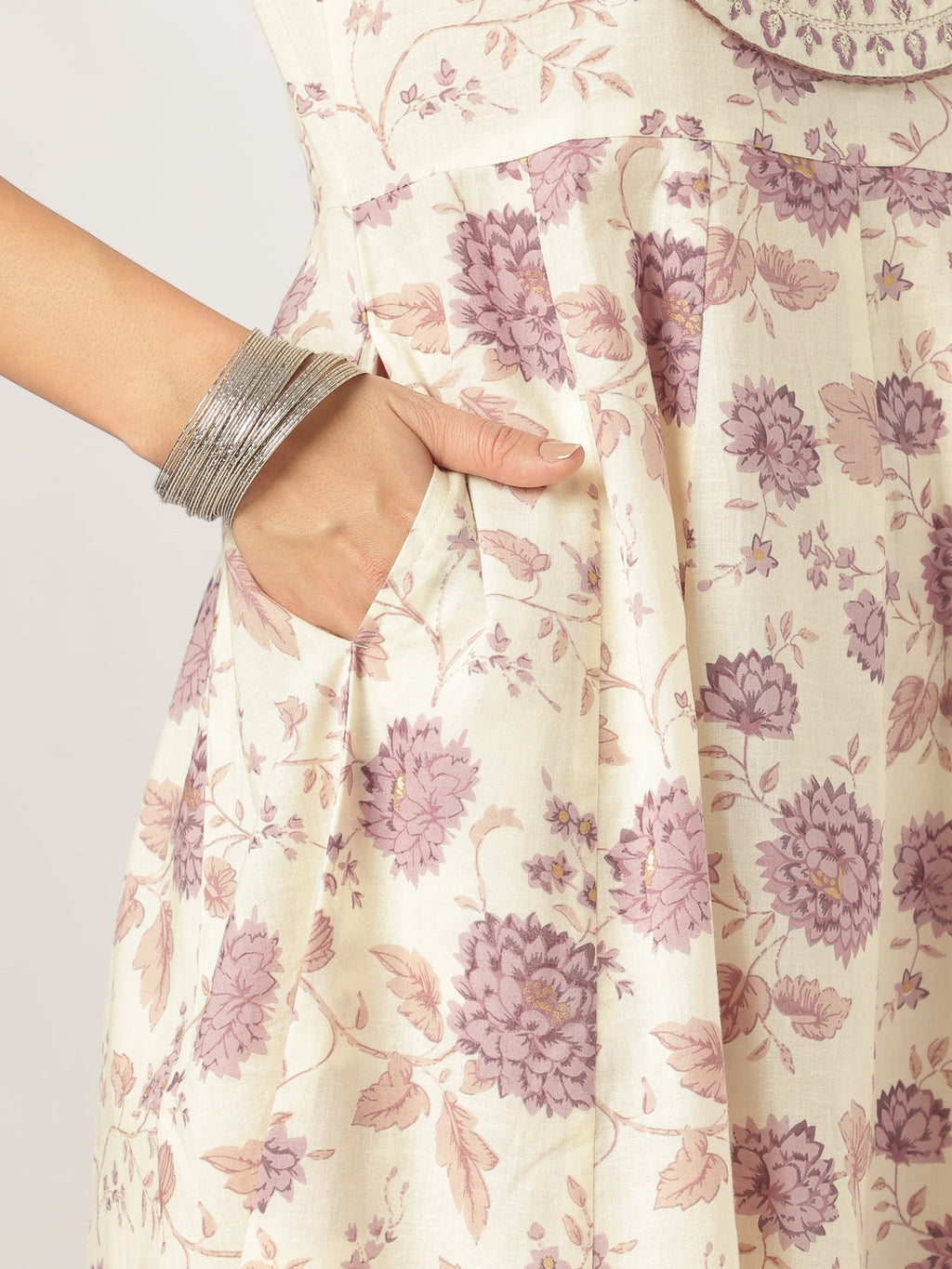 Janasya Light Cotton Floral Anarkali Kurta Set | Grocsy