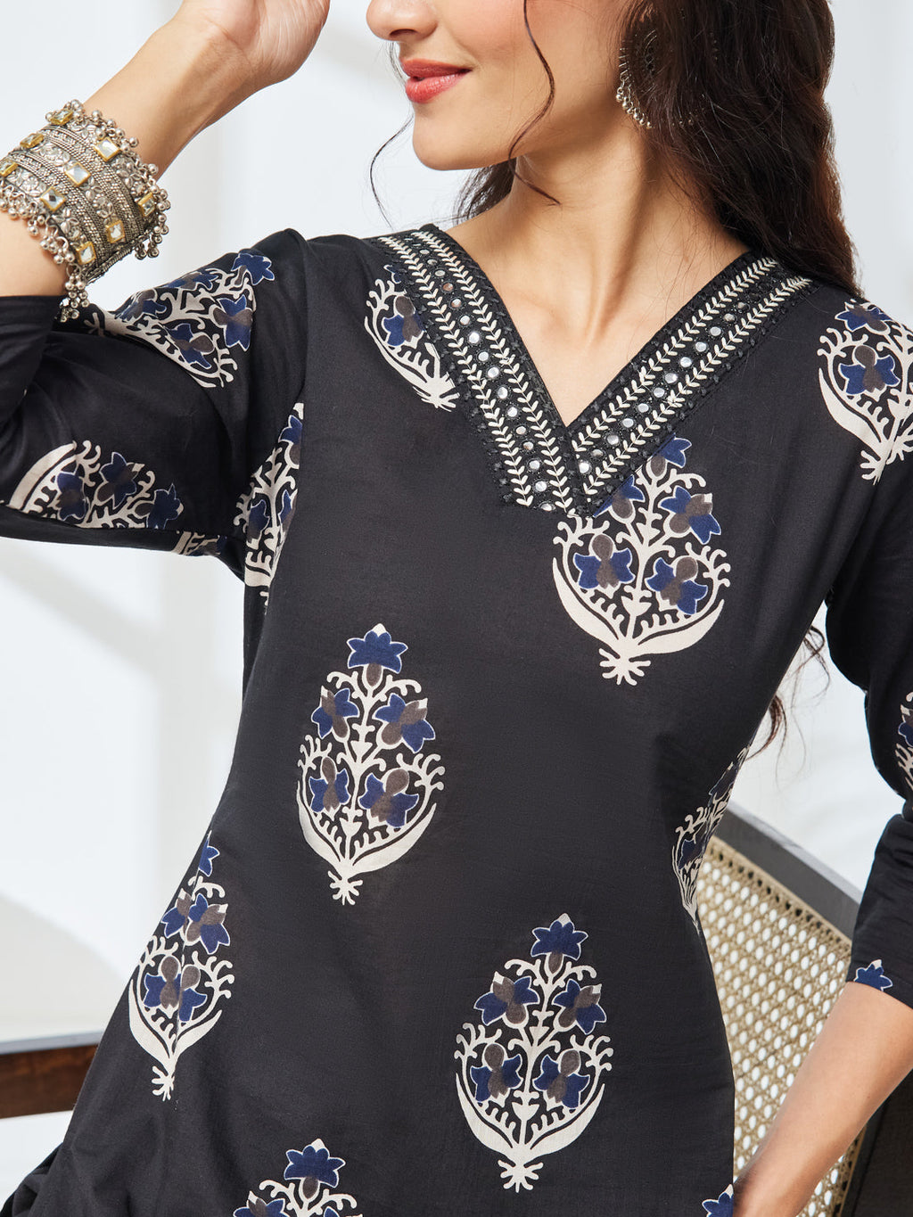 Janasya Black Straight Cotton Kurta & Bottom | Grocsy