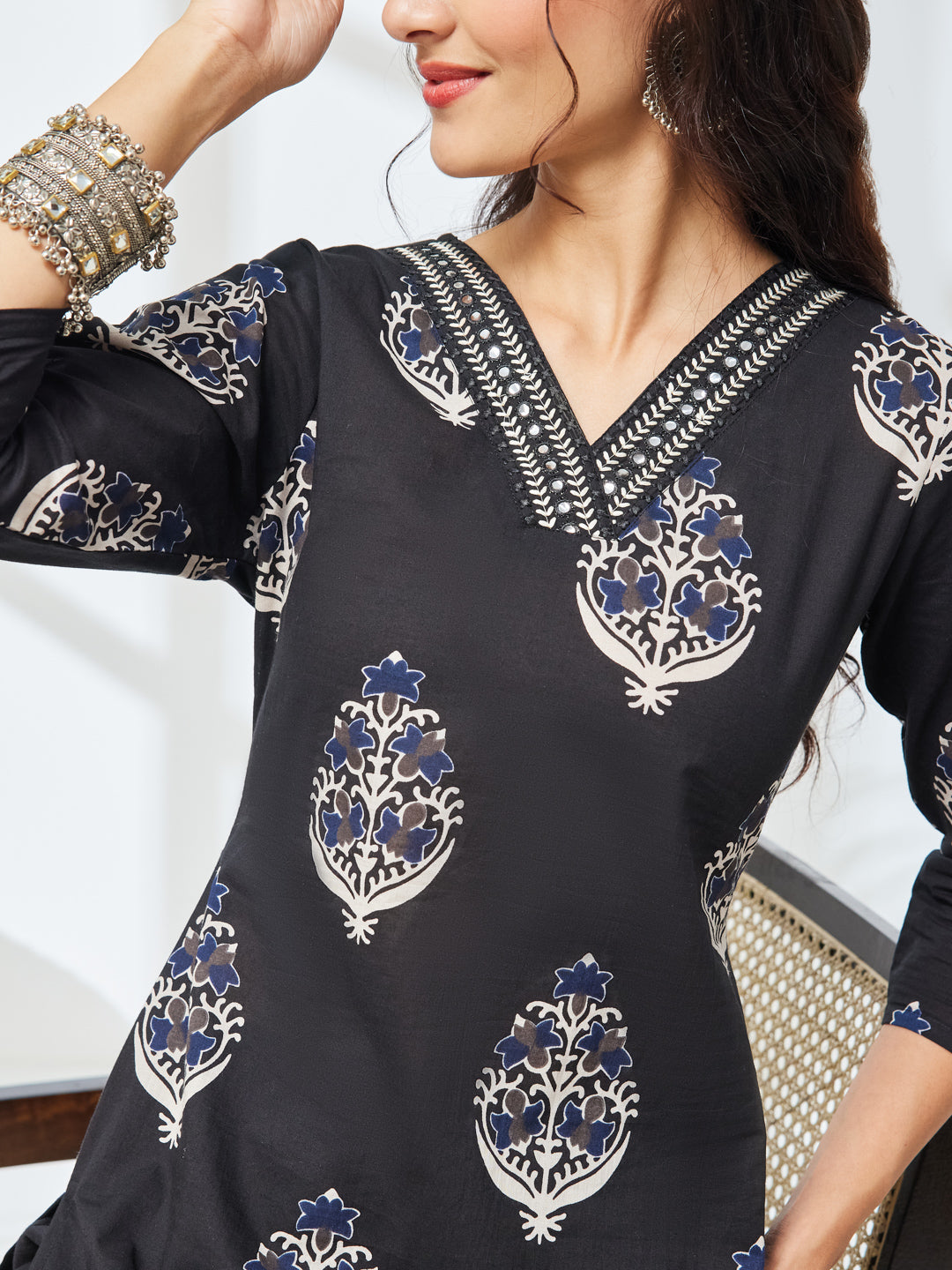 Janasya Black Straight Cotton Kurta & Bottom | Grocsy
