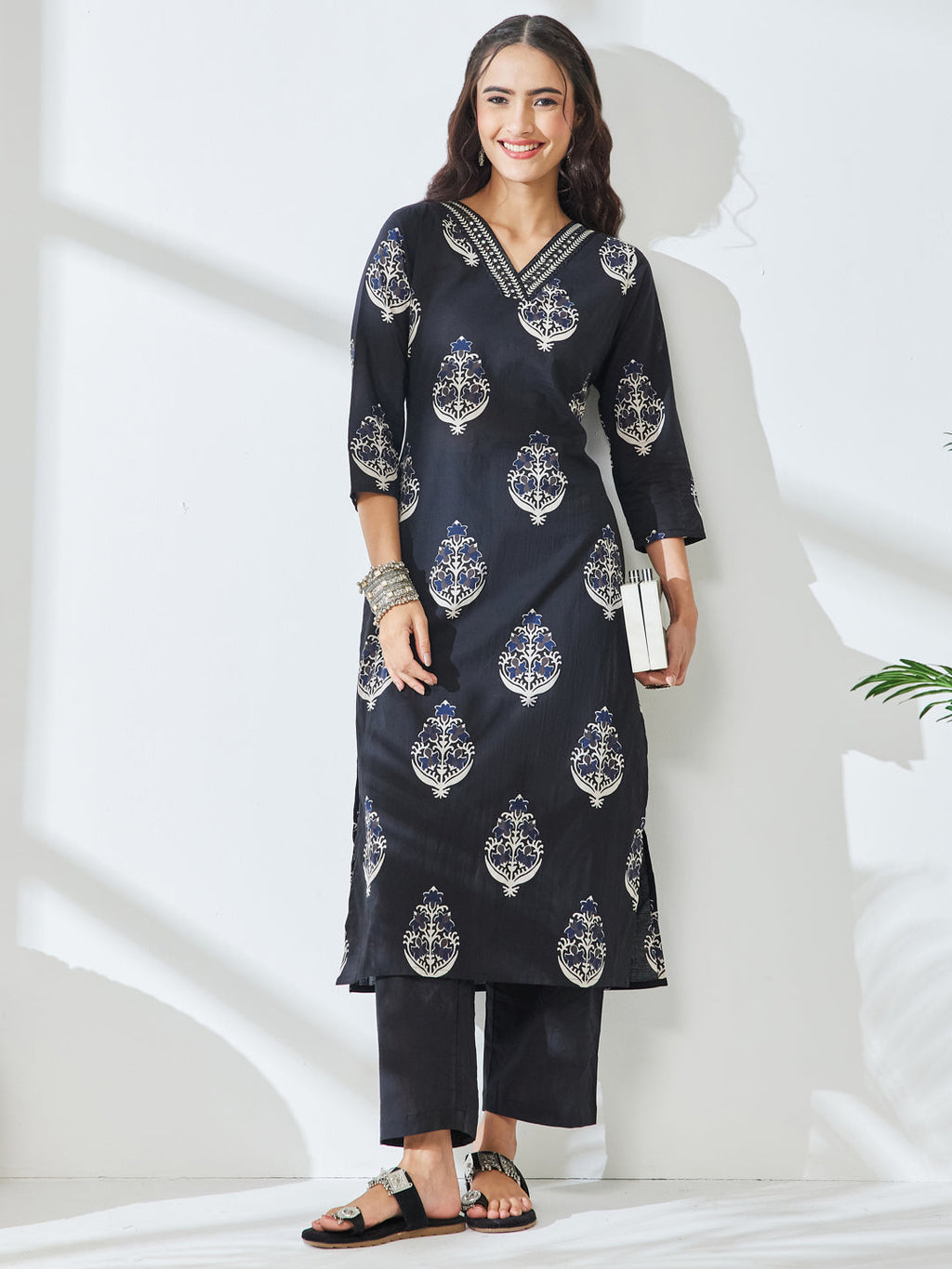 Janasya Black Straight Cotton Kurta & Bottom | Grocsy