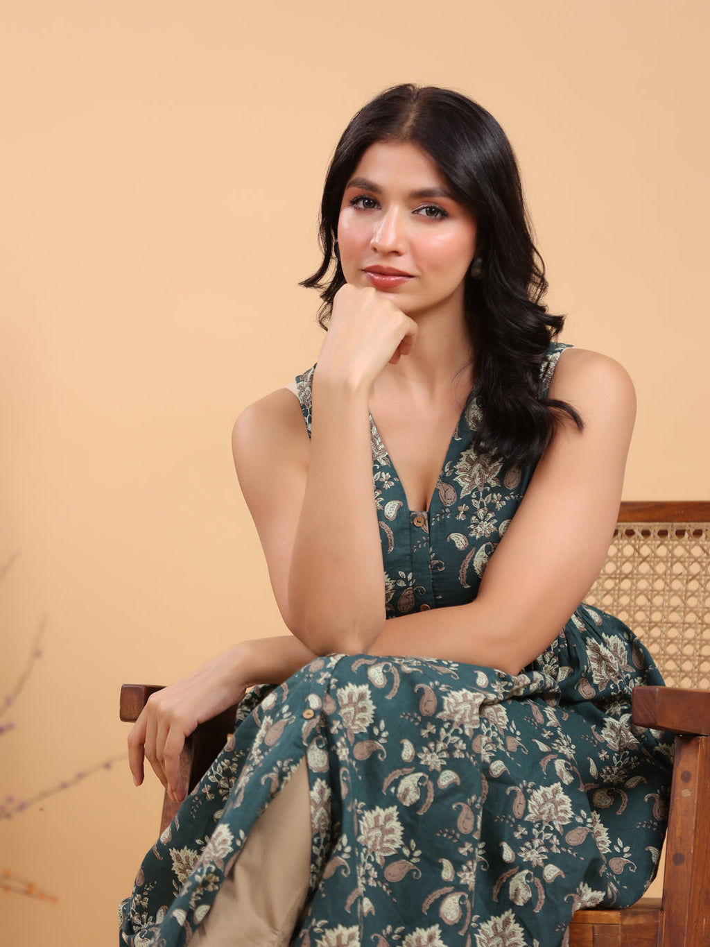 Janasya Dark Green Cambric Ethnic Motifs Kurta | Grocsy