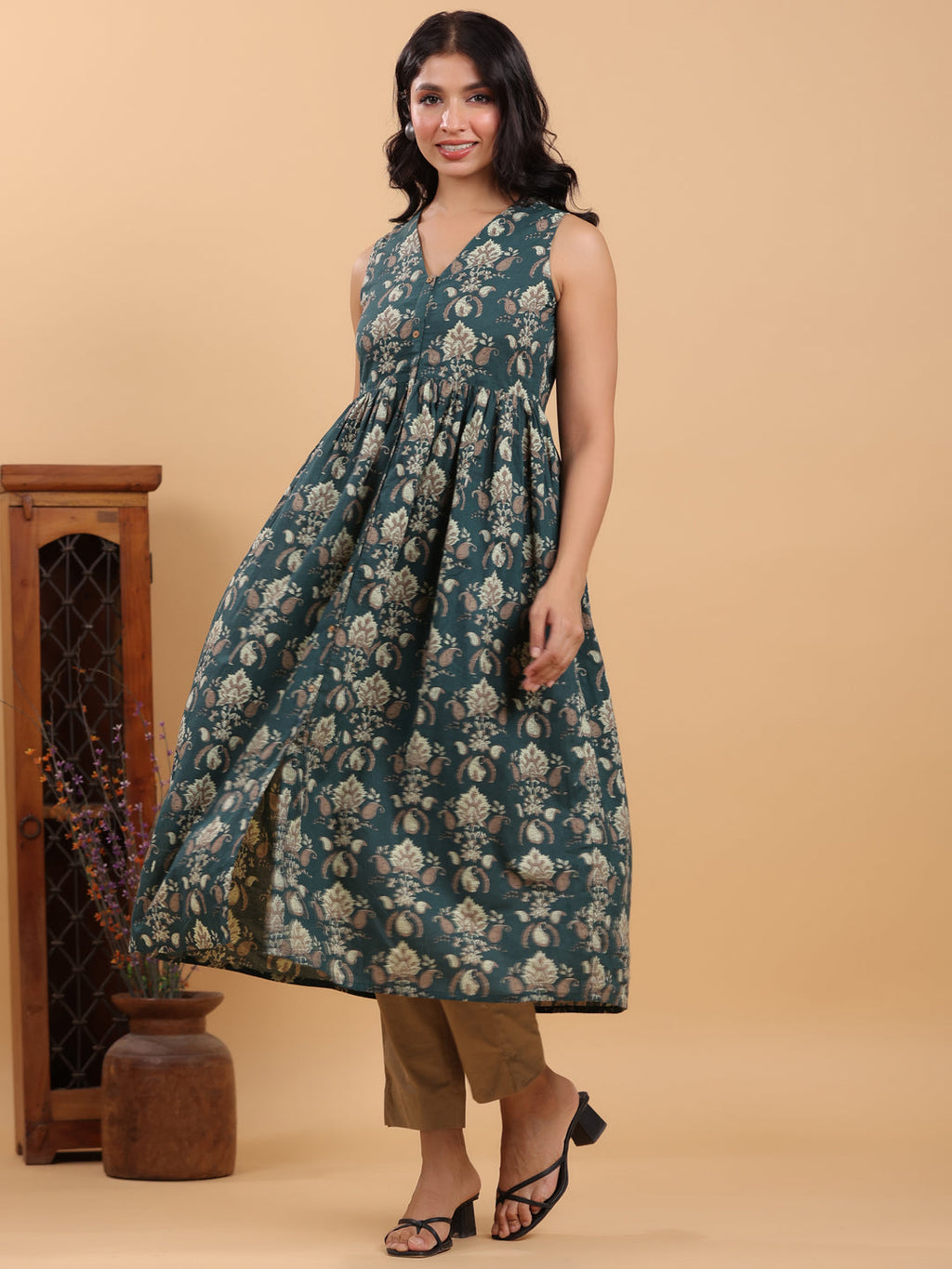 Janasya Dark Green Cambric Ethnic Motifs Kurta | Grocsy