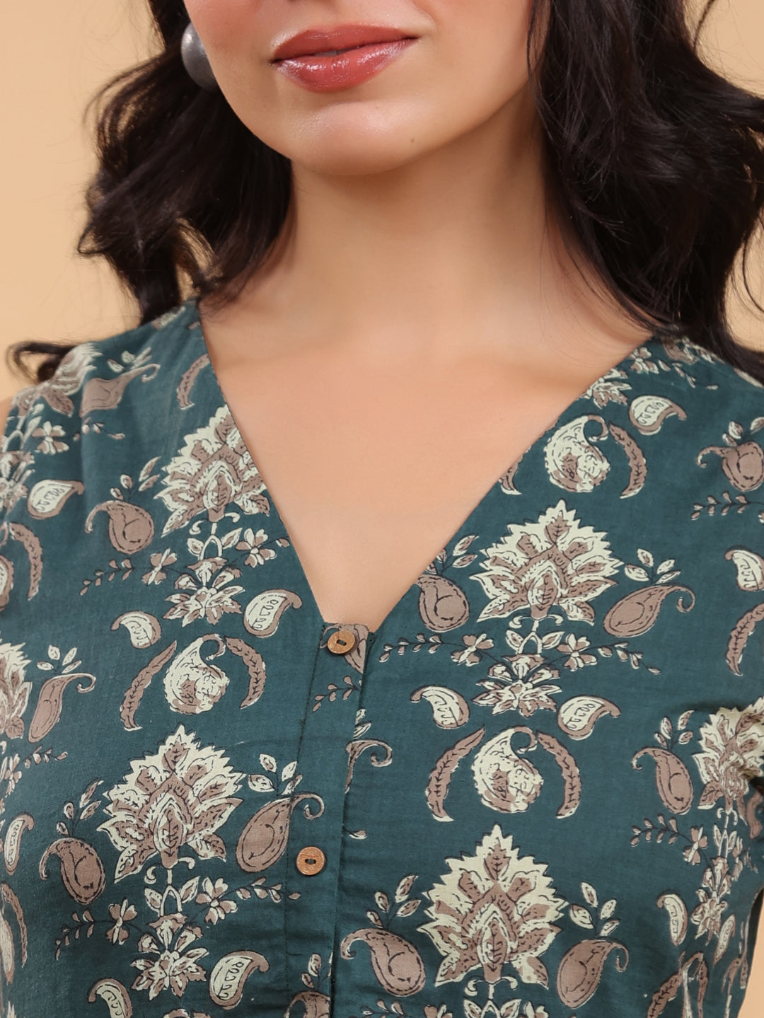 Janasya Dark Green Cambric Ethnic Motifs Kurta | Grocsy