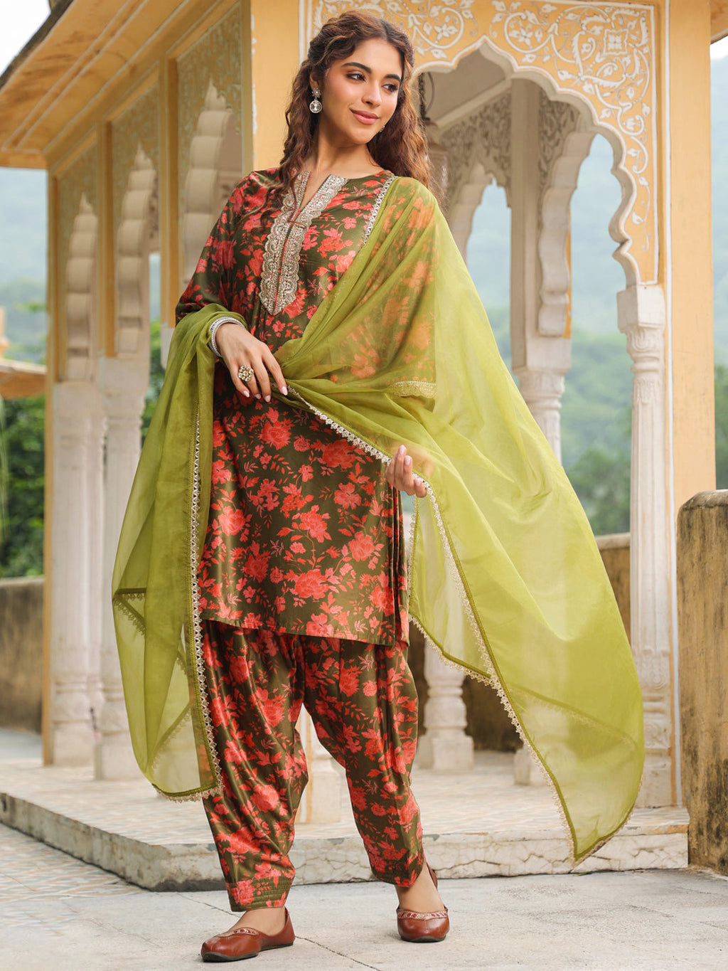 Janasya Olive Velvet Floral Set | Grocsy