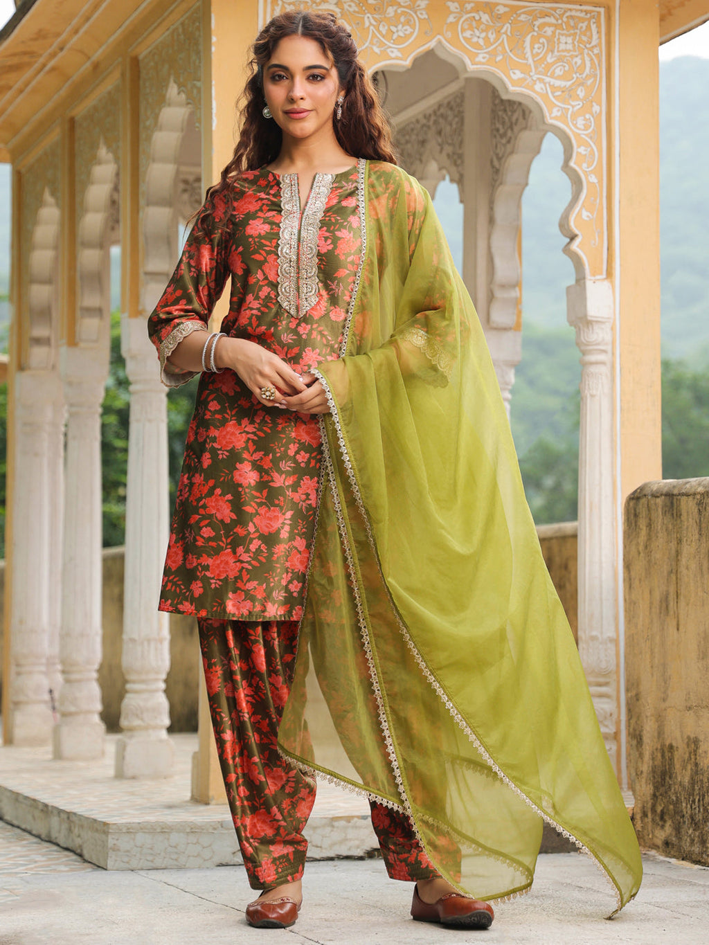 Janasya Olive Velvet Floral Set | Grocsy