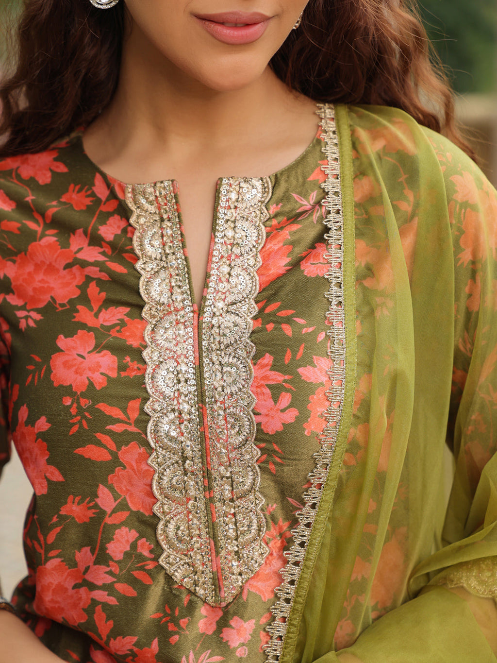 Janasya Olive Velvet Floral Set | Grocsy