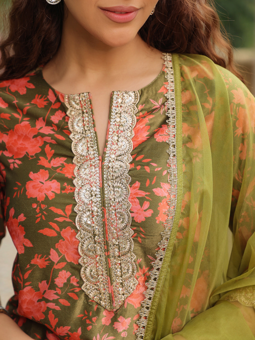 Janasya Olive Velvet Floral Set | Grocsy