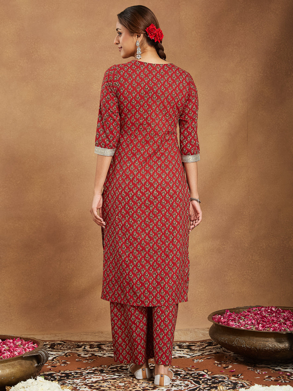 Janasya Dark Cotton Floral Straight Kurta Set | Grocsy