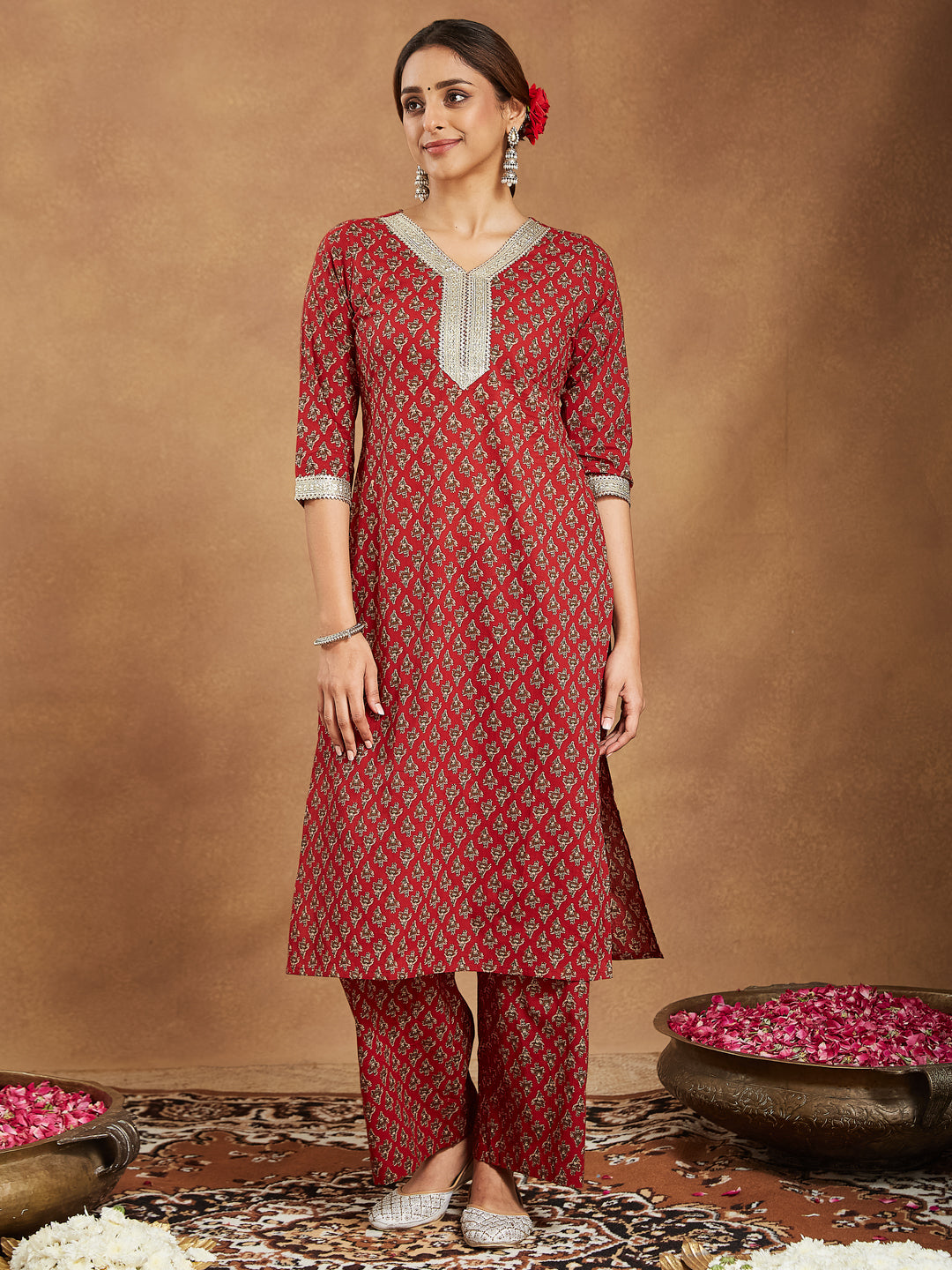 Janasya Dark Cotton Floral Straight Kurta Set | Grocsy