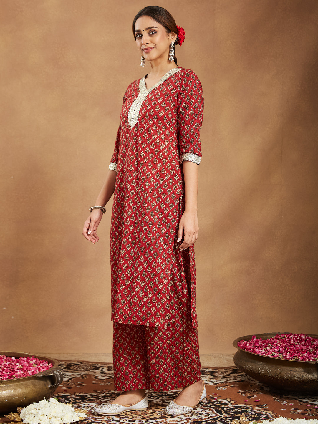 Janasya Dark Cotton Floral Straight Kurta Set | Grocsy