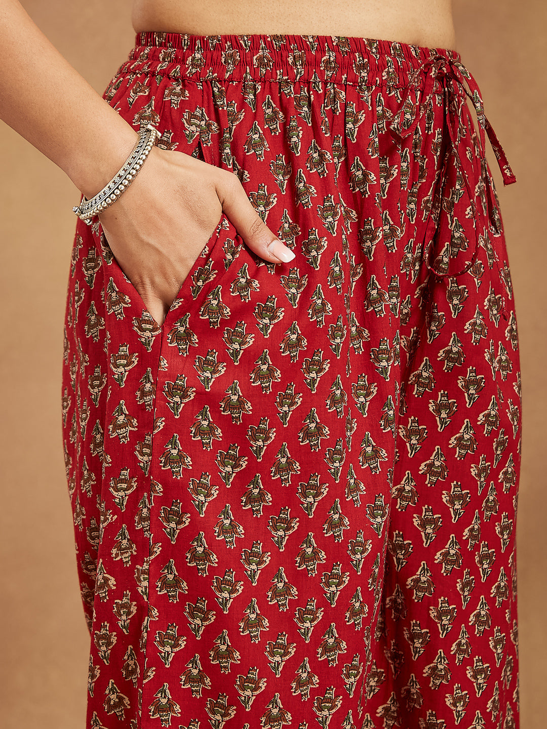 Janasya Dark Cotton Floral Straight Kurta Set | Grocsy