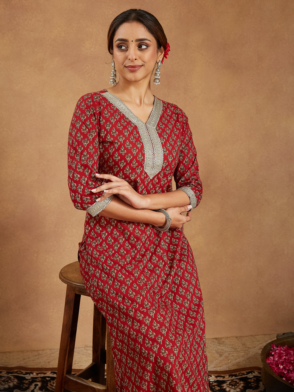Janasya Dark Cotton Floral Straight Kurta Set | Grocsy